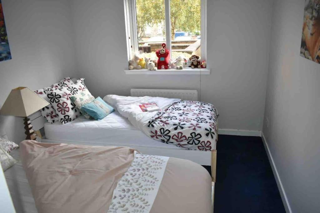Immaculate Cosy Flat Next To Holyrood Park! Apartman Edinburgh Kültér fotó